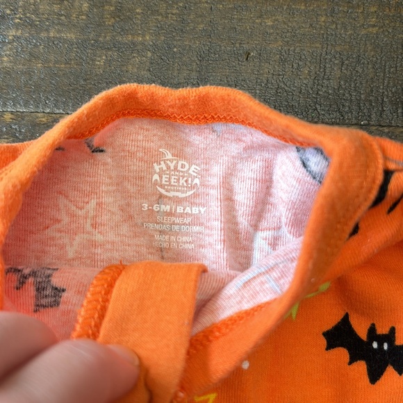 🎃 Halloween Zipper Onesie 3-6M - Picture 3 of 3